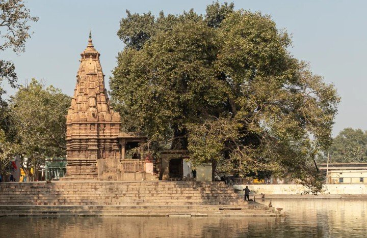Kardameshwar Mahadev Temple and its ancient water tank in Varanasi